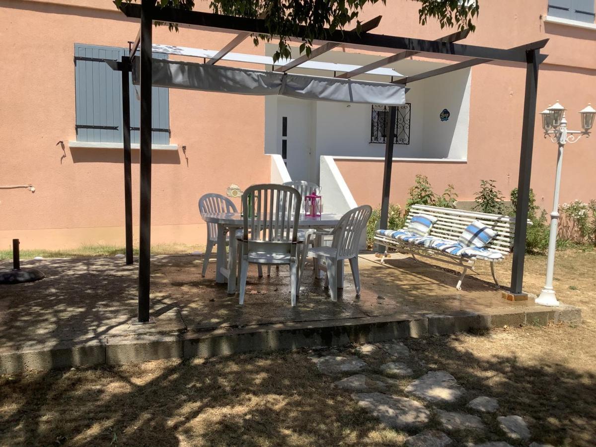 Un Sejour Entre Nimes Et Montpellier Apartamento Souvignargues Exterior foto